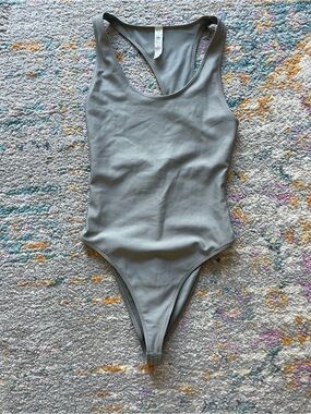 ALO Yoga Light Gray Asymmetrical One-Piece Bodysuit MED